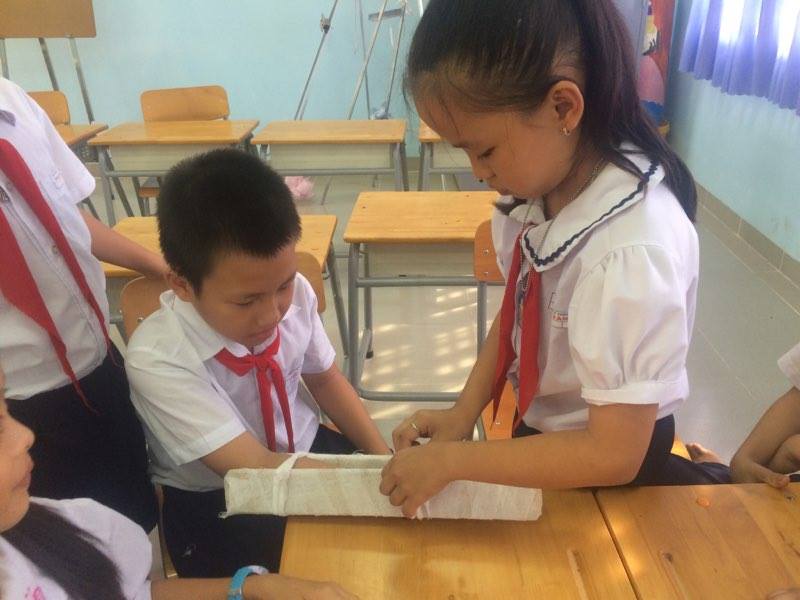 Tập huấn cho học sinh sơ cấp cứu lớp 3,4,5