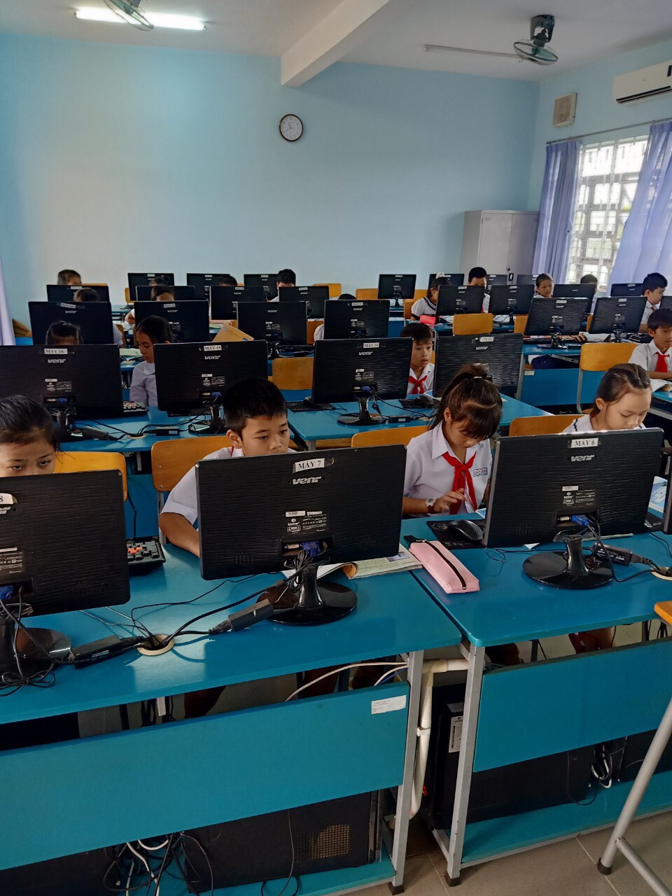 z2113167670964 16d5e514011c84a2e03583f8c74790e0