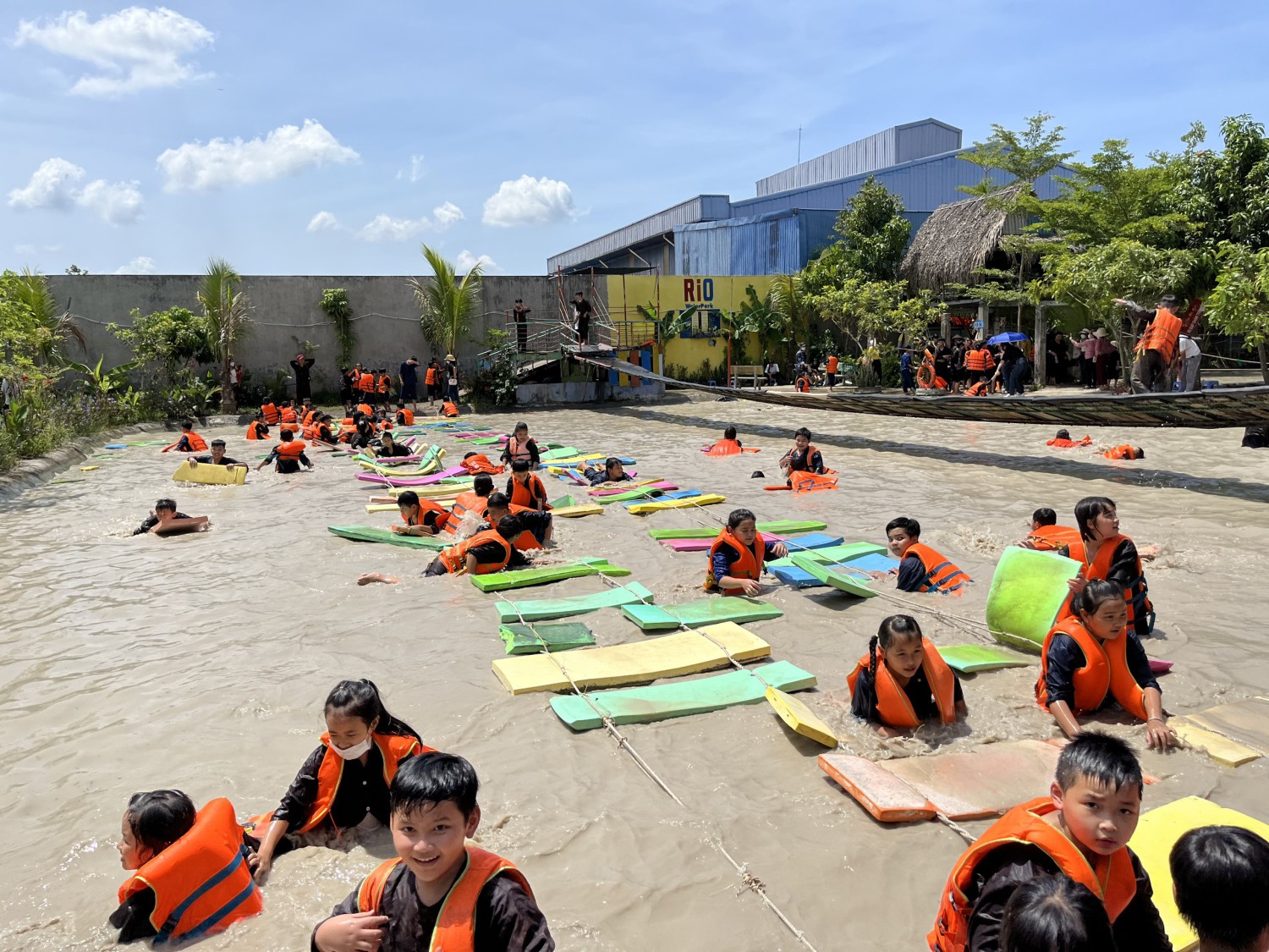 THAM GIA TRẢI NGHIỆM TẠI KHU SINH THÁI RIO